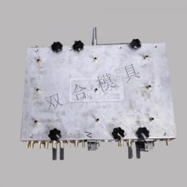 Gusset mold