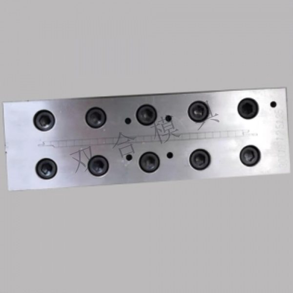 Gusset mold