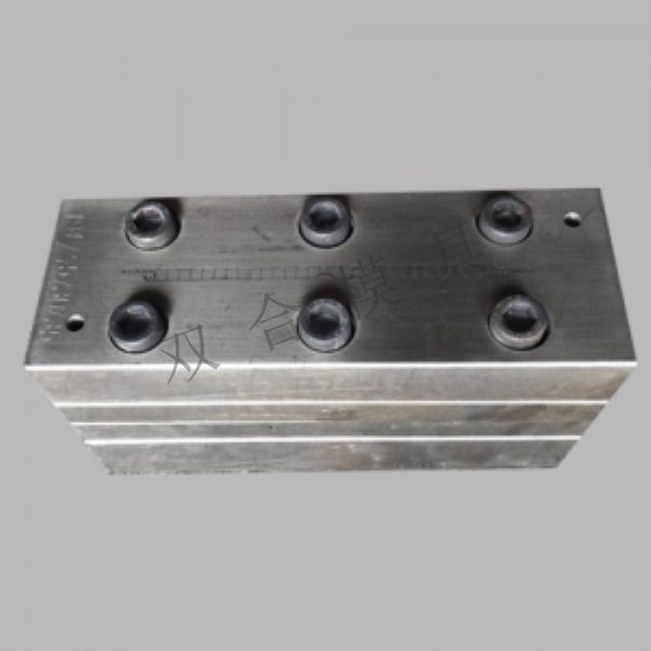 Gusset mold