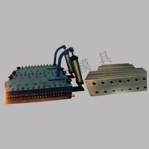 Gusset mold